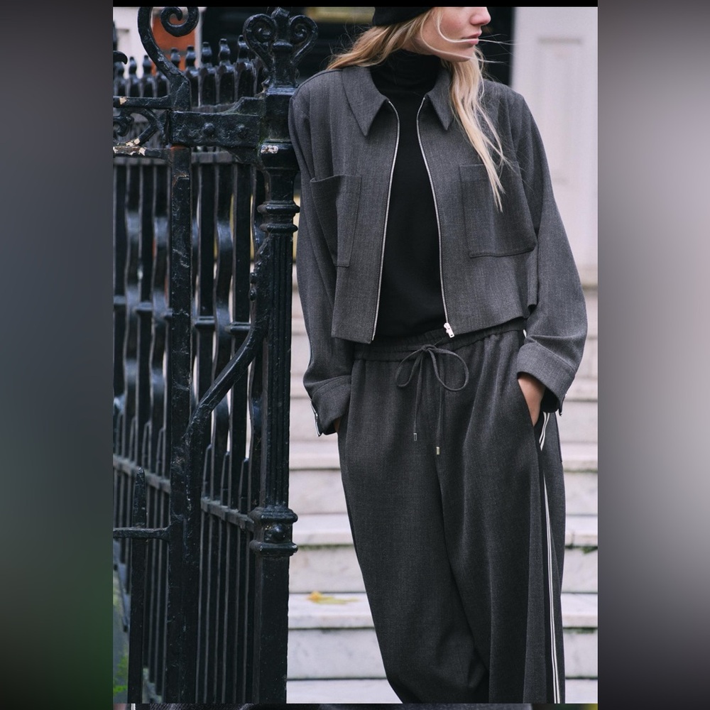 Zara side striped wide leg pants set with jacket. Size small